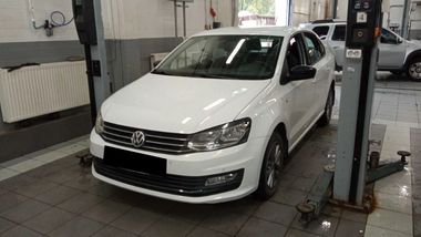 Volkswagen Polo 66dcf03f7150ed2fbd6a6a9b